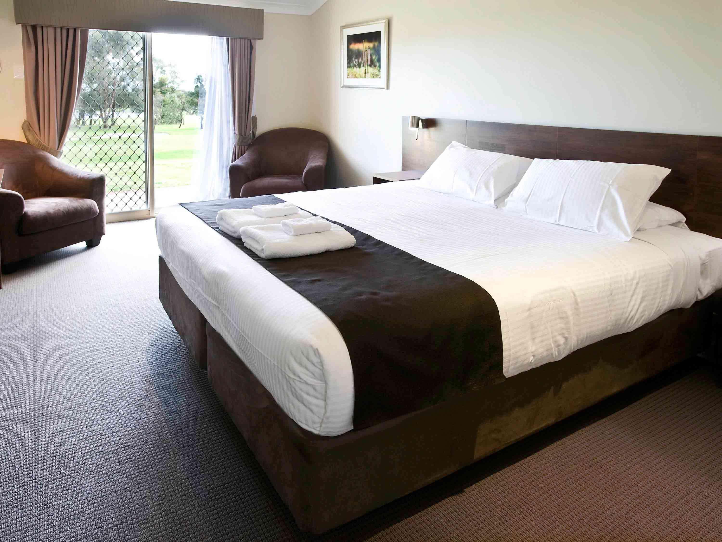 Mercure Bunbury Sanctuary Golf Resort Exterior photo