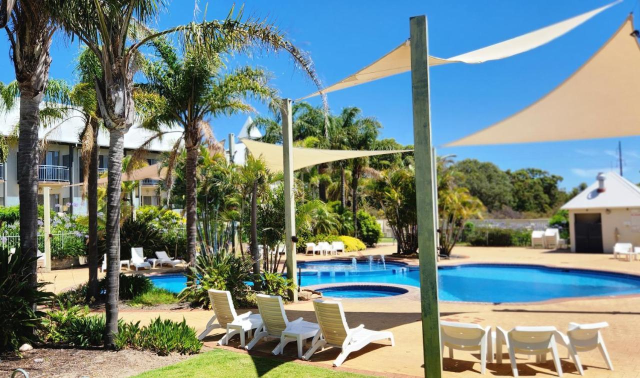 Mercure Bunbury Sanctuary Golf Resort Exterior photo