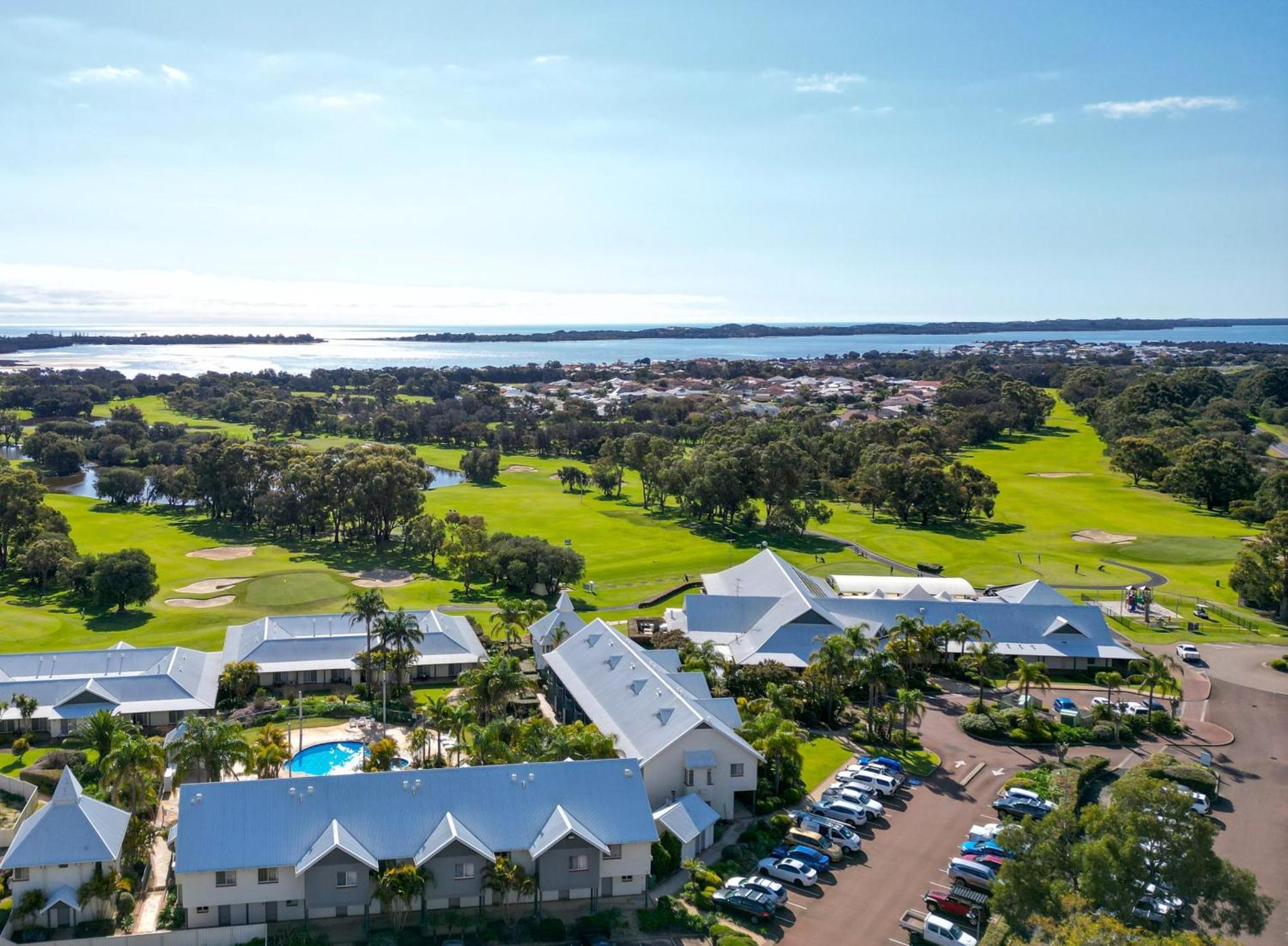 Mercure Bunbury Sanctuary Golf Resort Exterior photo