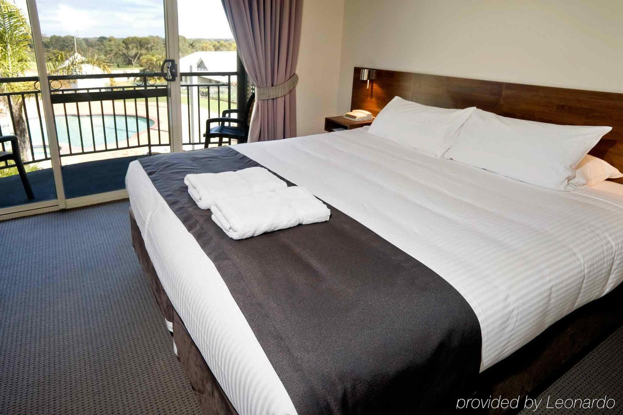 Mercure Bunbury Sanctuary Golf Resort Room photo