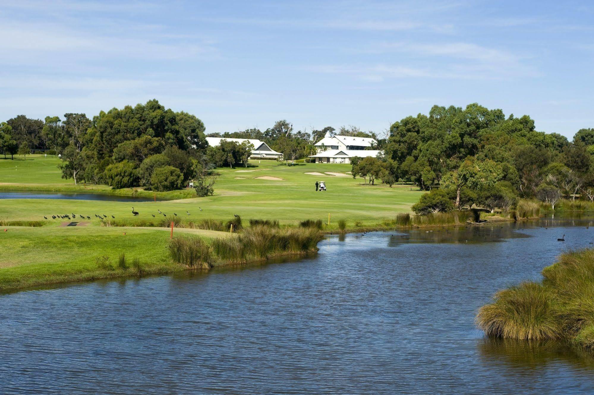 Mercure Bunbury Sanctuary Golf Resort Exterior photo