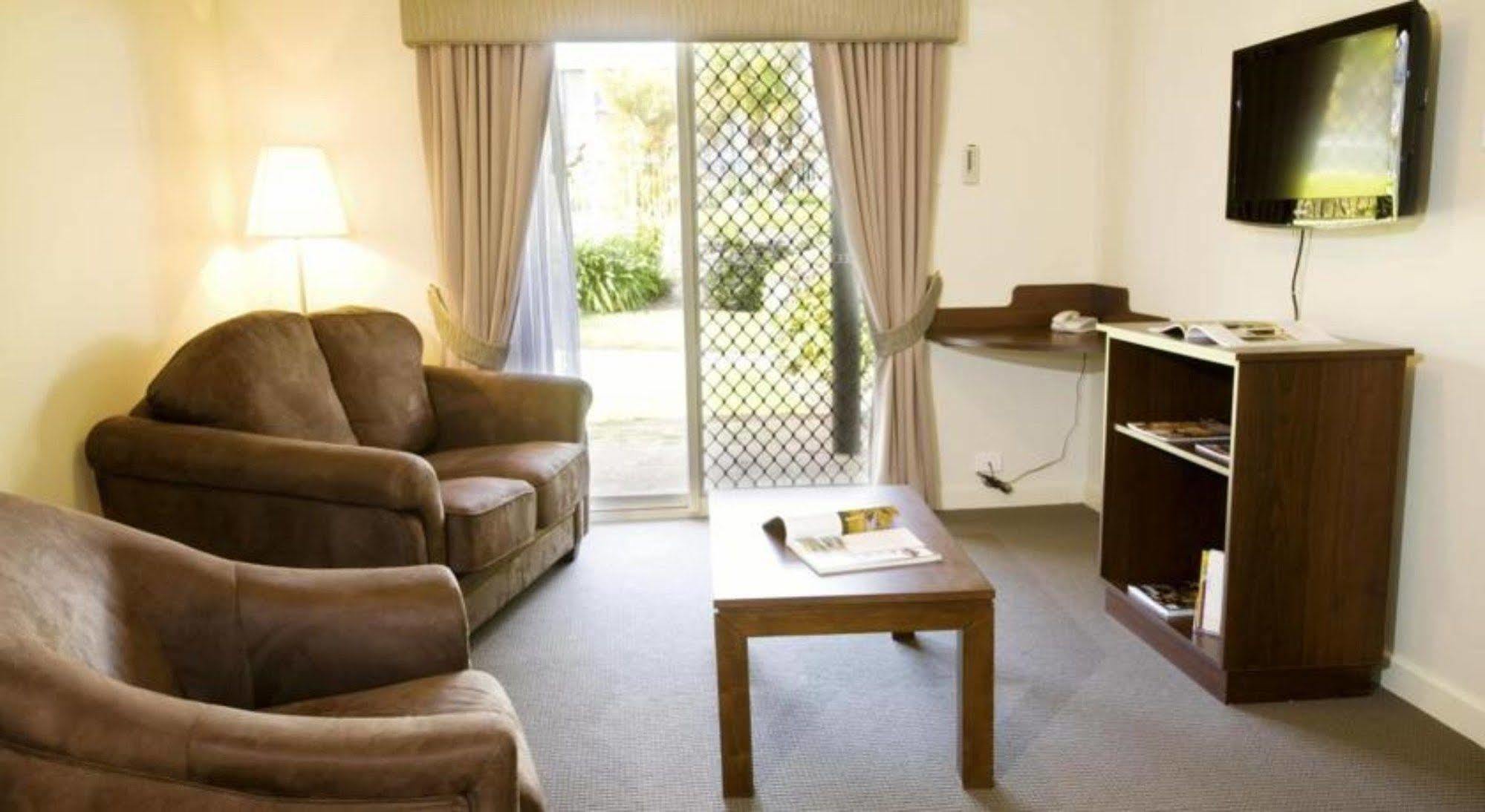 Mercure Bunbury Sanctuary Golf Resort Exterior photo